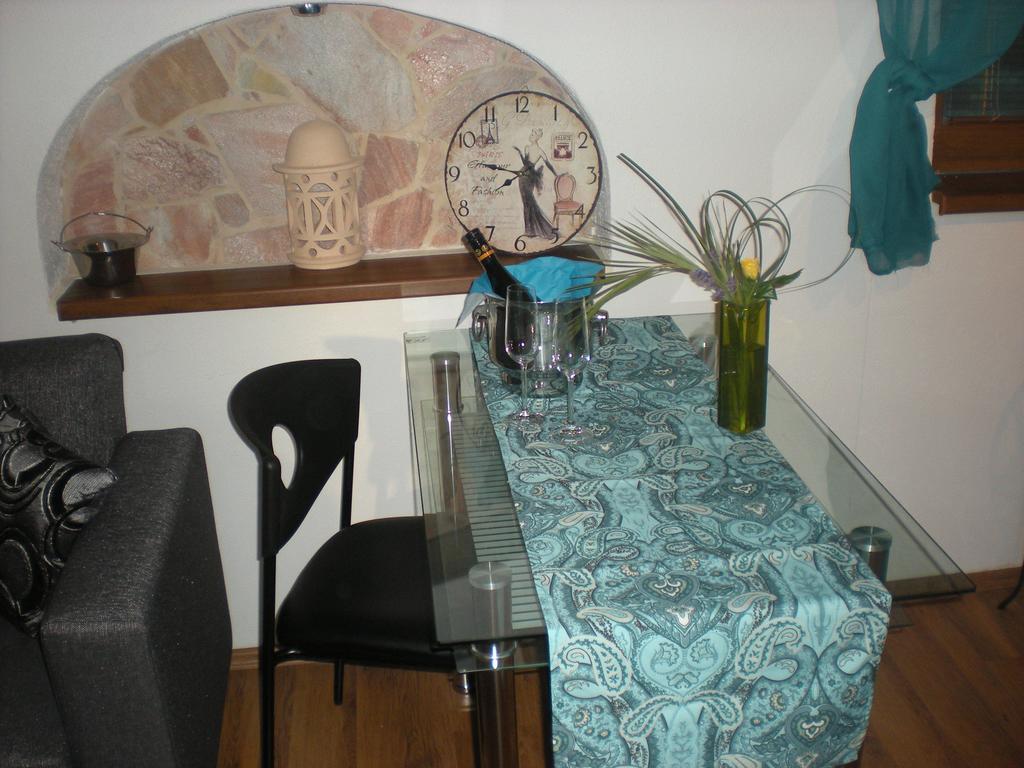 Sophia Cozy Self Catering Apartment Dolni Brezany Buitenkant foto
