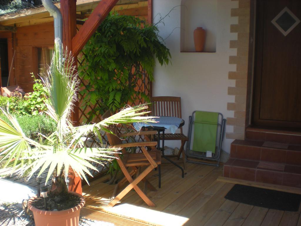 Sophia Cozy Self Catering Apartment Dolni Brezany Buitenkant foto