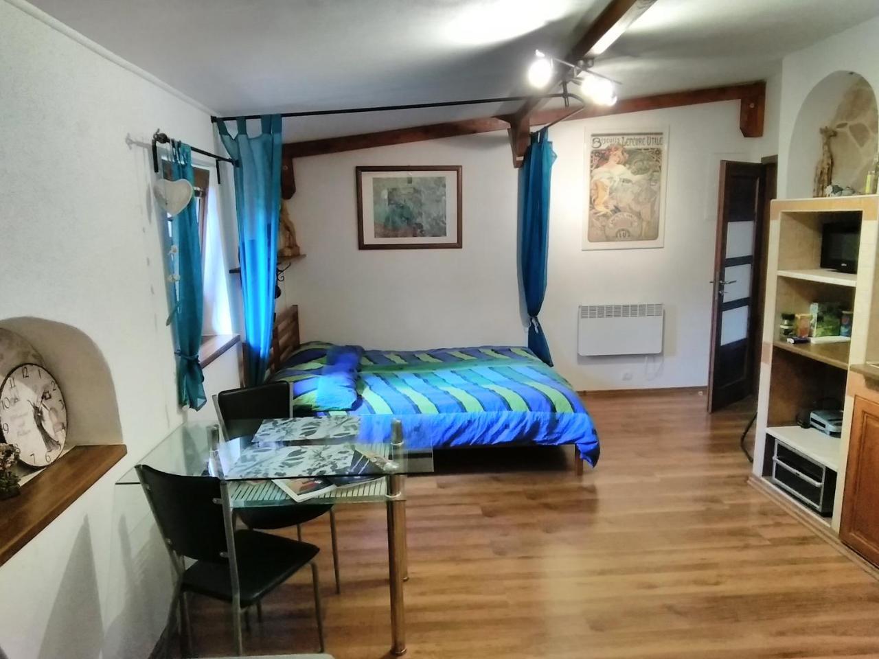 Sophia Cozy Self Catering Apartment Dolni Brezany Buitenkant foto