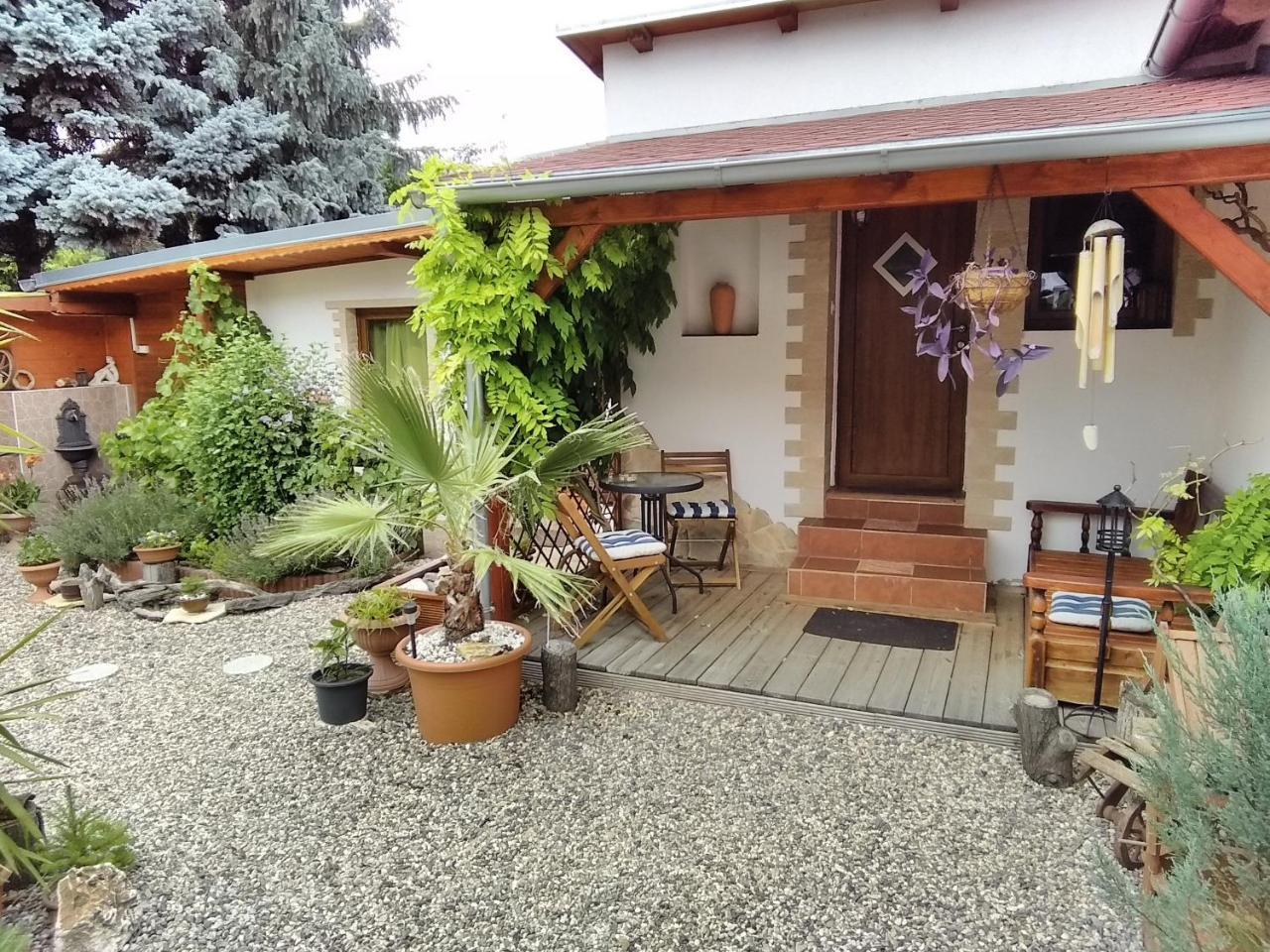 Sophia Cozy Self Catering Apartment Dolni Brezany Buitenkant foto